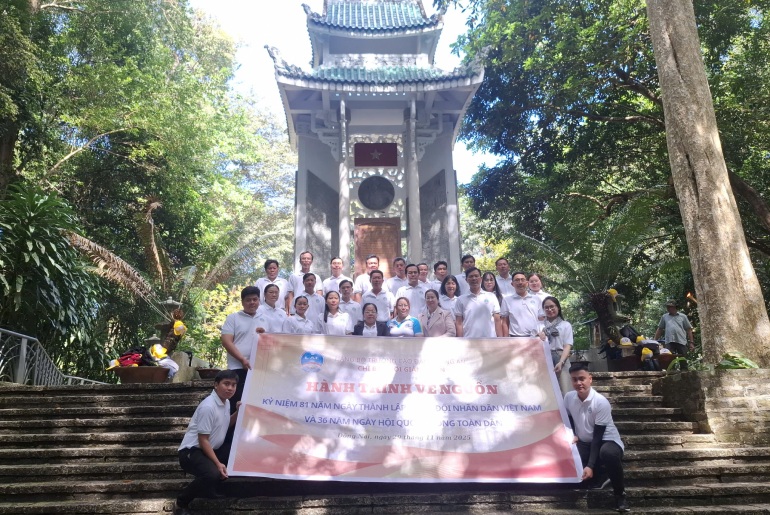 Hành Trình Về Nguồn Cùng Đảng Bộ Trường Cao Đẳng Long An