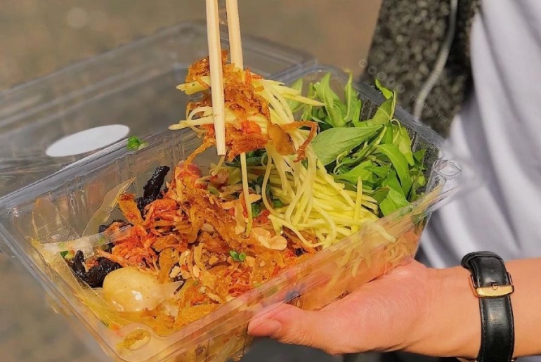 Bánh Tráng Trộn — Túi Ăn Vặt "Quốc Dân" Của Một Thế Hệ