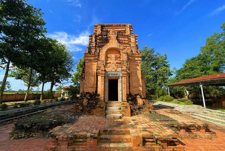 Tháp Chóp Mạt Tây Ninh – Dấu Ấn Ngàn Năm Giữa Vùng Biên Giới