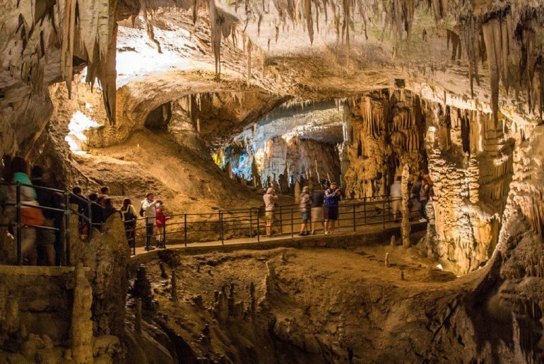 Hang Mỏ Luông Mai Châu - Địa điểm không thể bỏ qua khi đến Hòa Bình