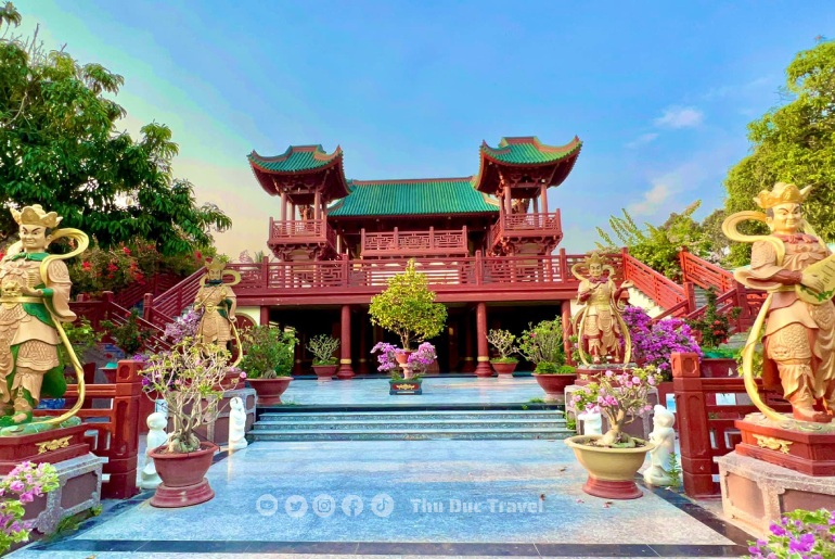 Chùa Lầu (Phước Lâm Tự) – Ngôi chùa “Nhật Bản” nổi tiếng ở An Giang