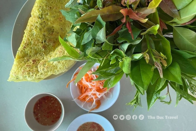 Bánh Xèo Núi Cấm: Chuẩn Vị Núi Rừng