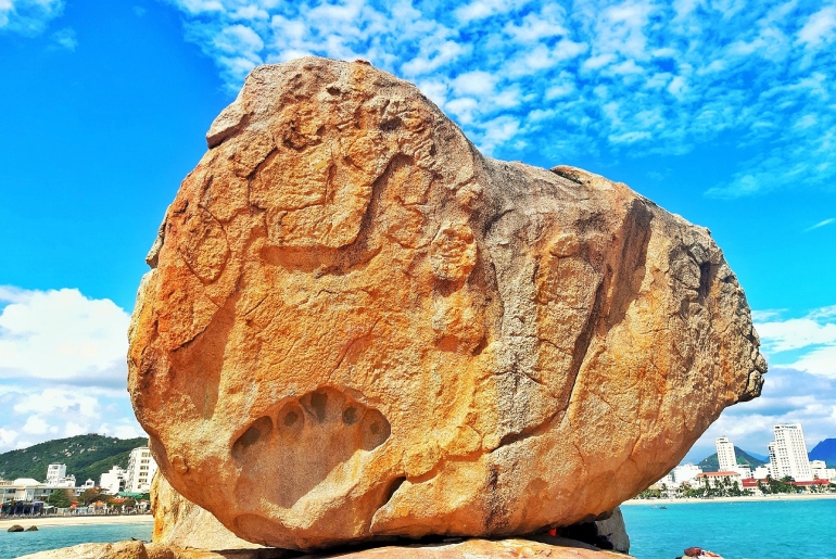 Hòn Chồng Hòn Vợ Nha Trang - Chiêm ngưỡng vẻ đẹp kỳ thú có 1-0-2