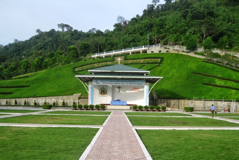 Tour du lịch hành hương Đức Mẹ Tà Pao - KDL Thác Bà 1 ngày 1 đêm