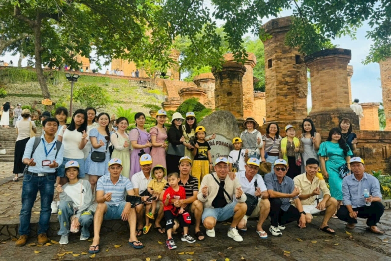 Chinh Phục Con Đường Hoa Và Biển Cùng Đoàn Trung Tâm Y Tế TT U Minh