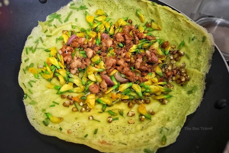 Bánh Xèo Bông Điên Điển - Tinh Hoa Ẩm Thực Sông Nước